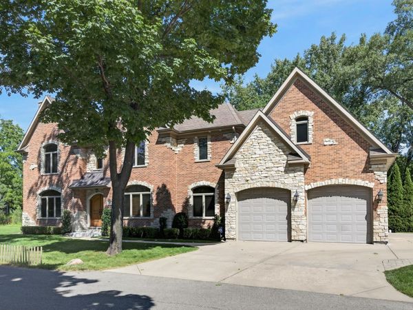 524 E Washington Avenue , Lake Bluff, IL 60044