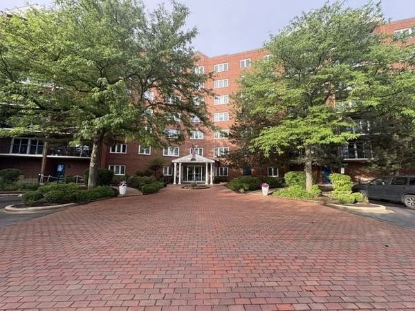6701 N Milwaukee Avenue , Unit 303, Niles, IL 60714