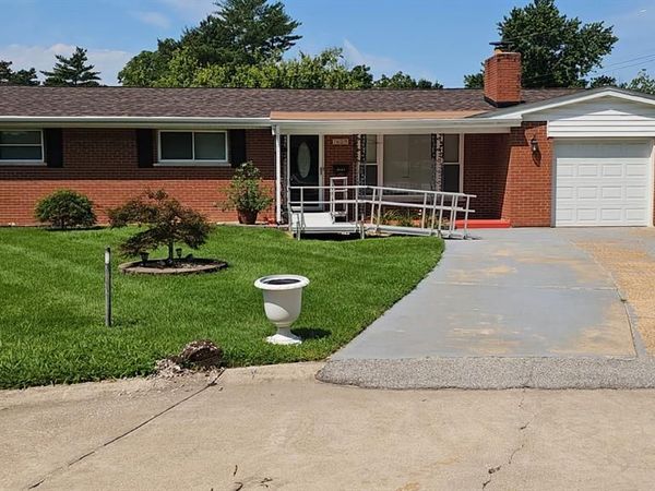 2625 Terri Lee Court , St Louis, MO 63114