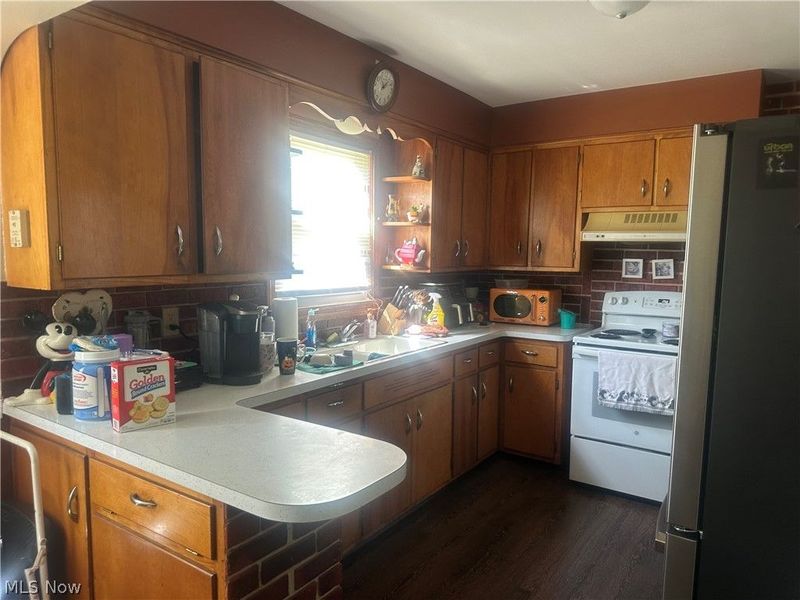 92 Camvet Drive, Campbell, OH 44405 Photo 3
