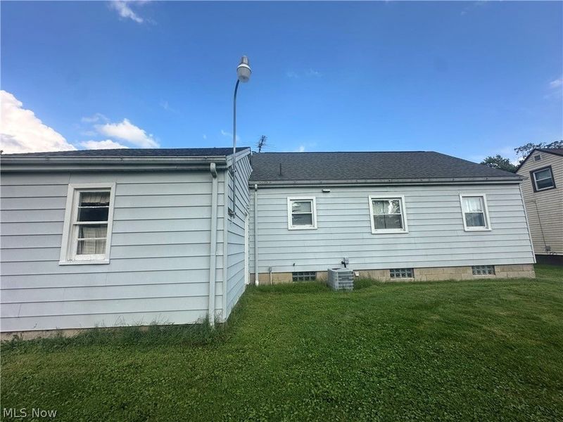 92 Camvet Drive, Campbell, OH 44405 Photo 9