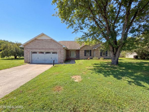 758 Meadow Ridge Rd, Walland, TN 37886