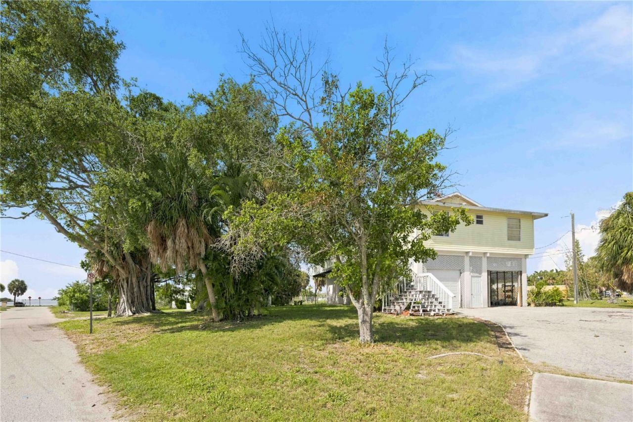 6904 22nd Street W, Bradenton, FL 34207 Photo