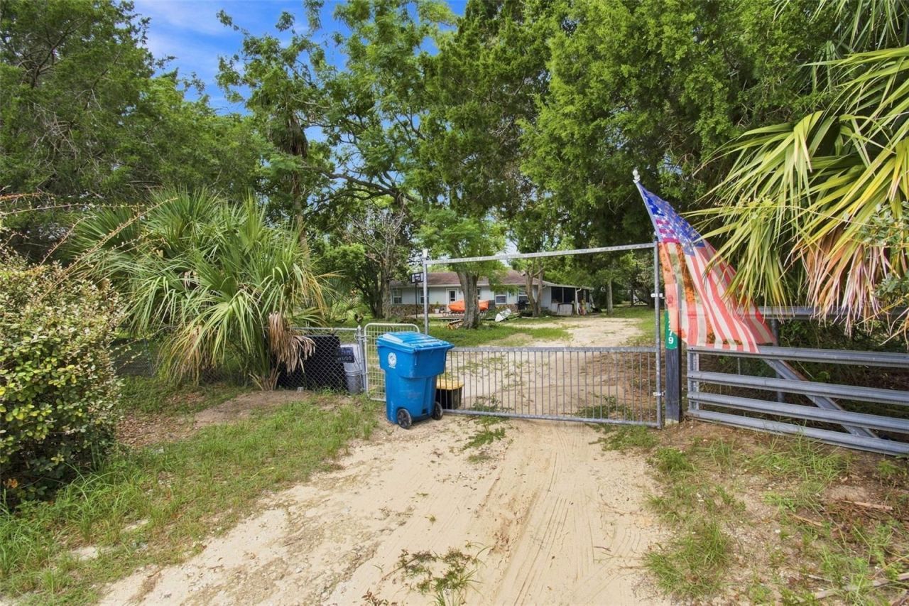 8279 Sunshine Grove Road, Brooksville, FL 34613 Photo