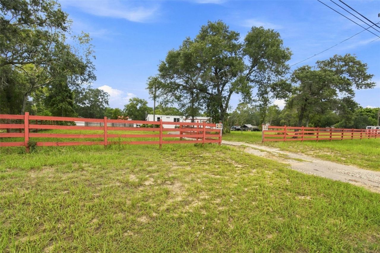 8279 Sunshine Grove Road, Brooksville, FL 34613 Photo
