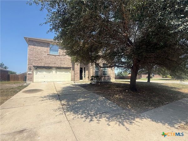 811 Shadow Creek Boulevard , Buda, TX 78610
