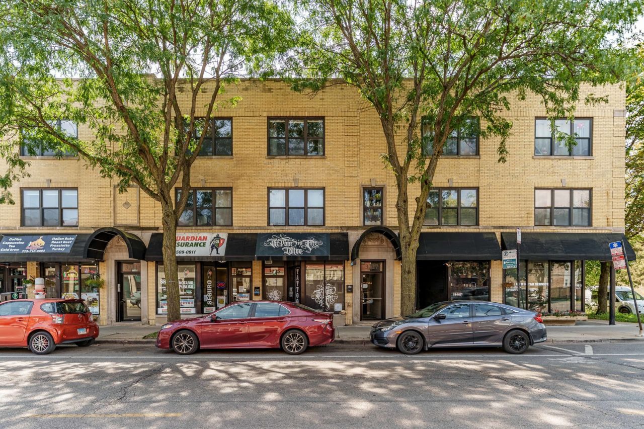 3227 W Montrose Avenue, Unit DUPS, Chicago, IL 60618 Main Photo