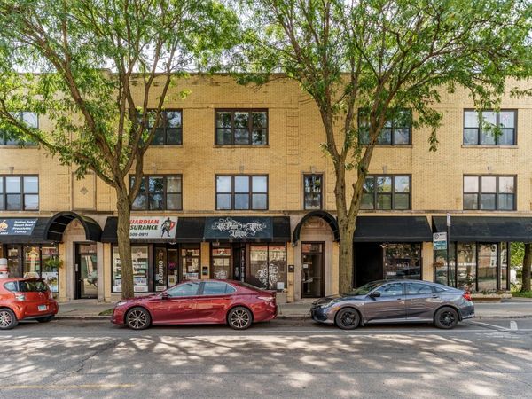 3227 W Montrose Avenue , Unit DUPS, Chicago, IL 60618