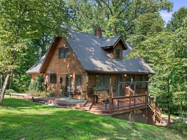 895 W Oakwood Lane, Paoli, IN 47454