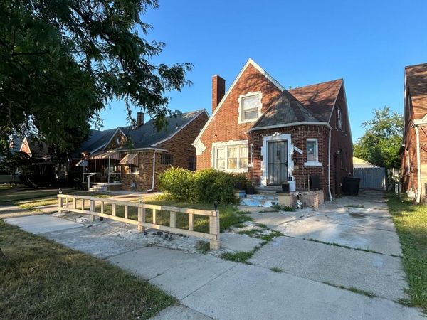 6878 Abington Avenue, Detroit, MI 48228