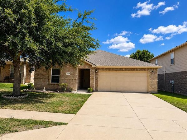 5704 Sapphire Pool Trail, Fort Worth, TX 76244