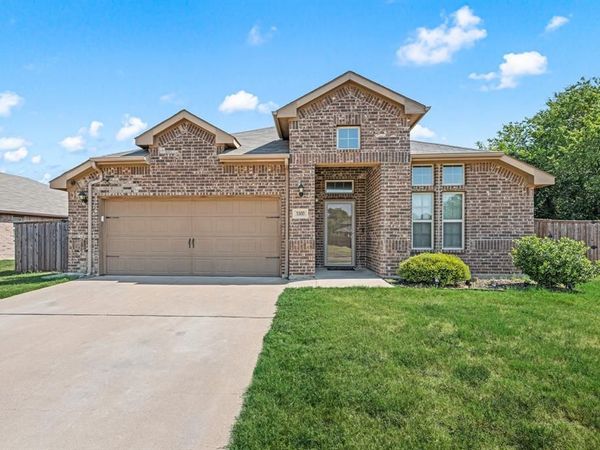 1800 Kings Cross Drive, Lancaster, TX 75134