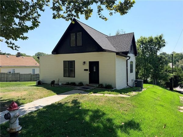 1502 6th Avenue, St Joseph, MO 64505