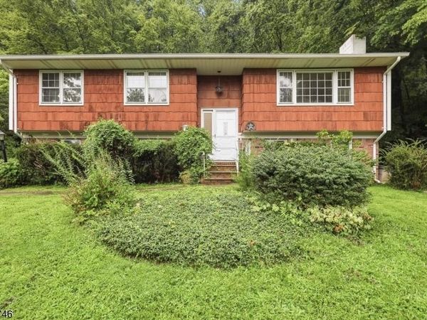 24 Hickory Rd, Ringwood, NJ 07456