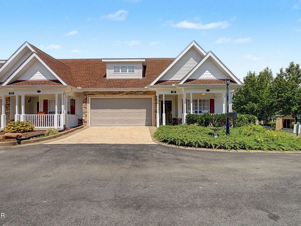 503 Apple View Way, Unit 105, Sevierville, TN 37862