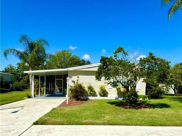 115 Calais CT, NAPLES, FL 34112