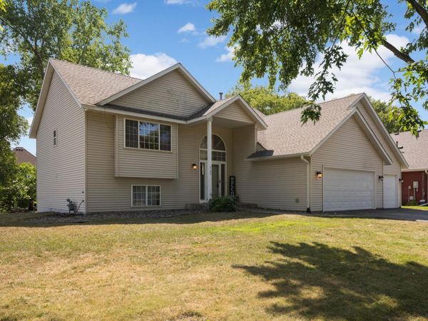 2180 63rd Street E , Inver Grove Heights, MN 55077