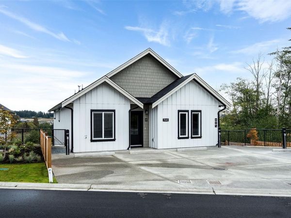 7043 Central Saanich Rd, Unit #201, Central Saanich, BC V8M 1Y3
