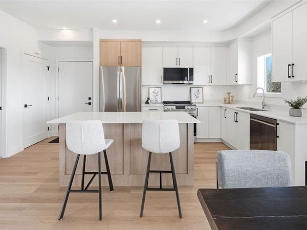 7043 Central Saanich Rd , Unit #201, Central Saanich, BC V8M 1Y3