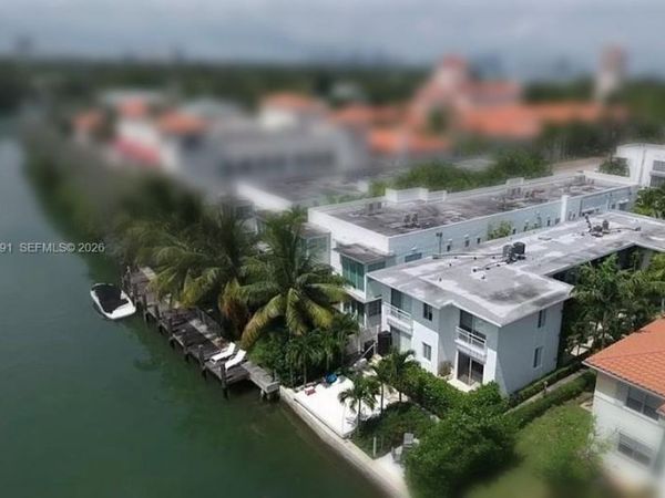 3921 N Meridian Ave , Miami Beach, FL 33140