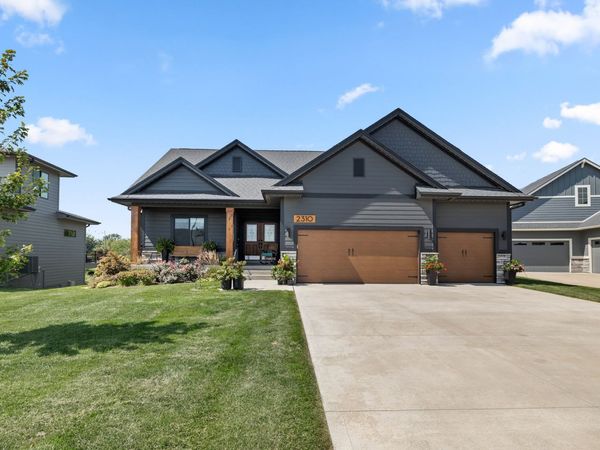 2310 Autumn Blaze Drive, Norwalk, IA 50211