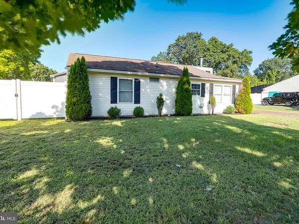 19 DUNDALK LANE, SICKLERVILLE, NJ 08081