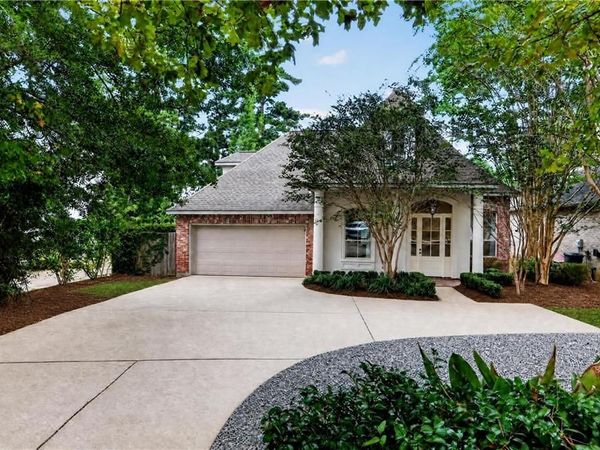 925 BEAU CHENE Drive, Mandeville, LA 70471