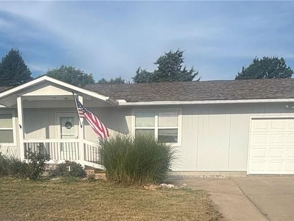 311 N Grant Street, Garnett, KS 66032