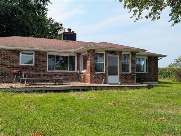 12101 NE J Highway, Windsor, MO 65360