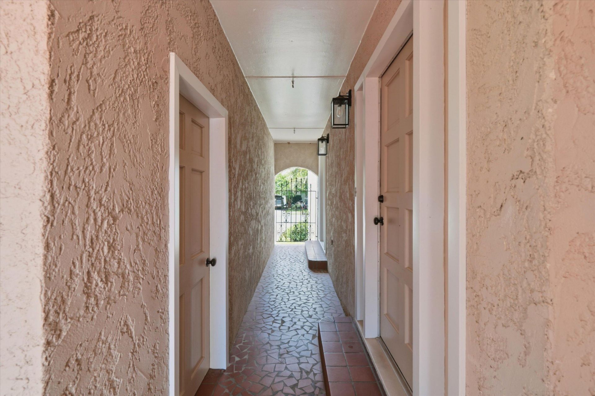 1082 Stonehenge Drive Photo 16