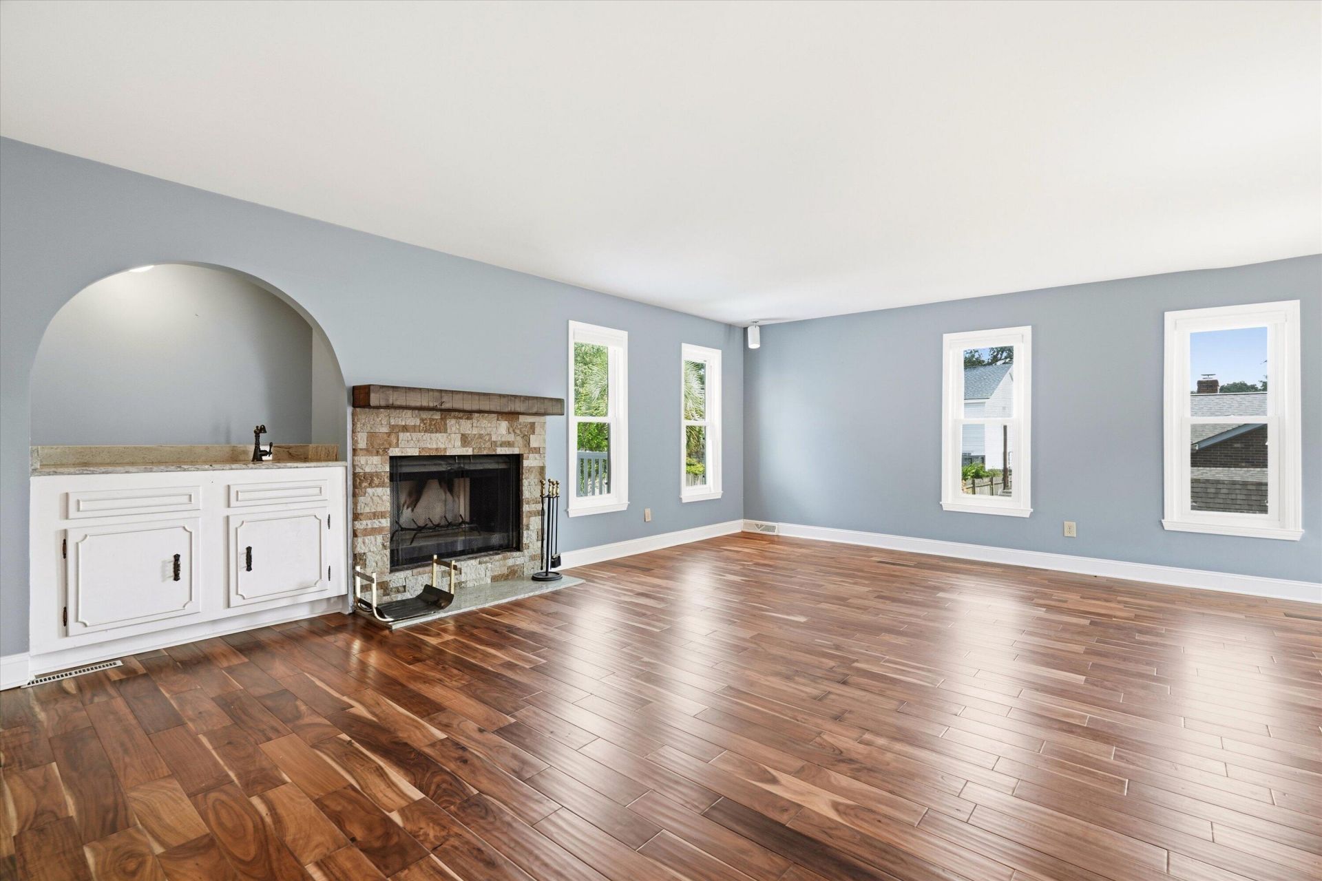 1082 Stonehenge Drive Photo 5
