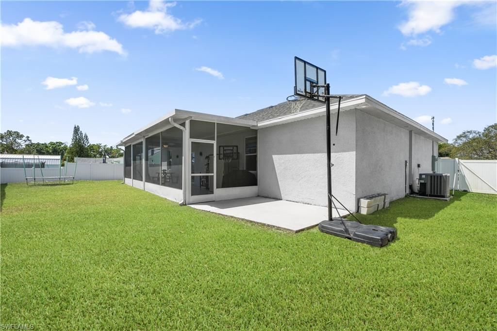 27257 Pinecrest Ln, Bonita Springs, FL 34135 Photo