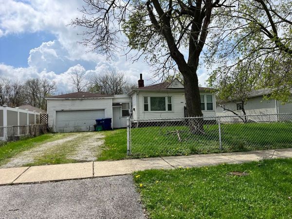 3027 W 141st Street , Blue Island, IL 60406