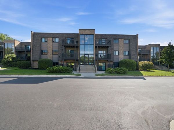 1422 Stonebridge Circle , Unit M5, Wheaton, IL 60189