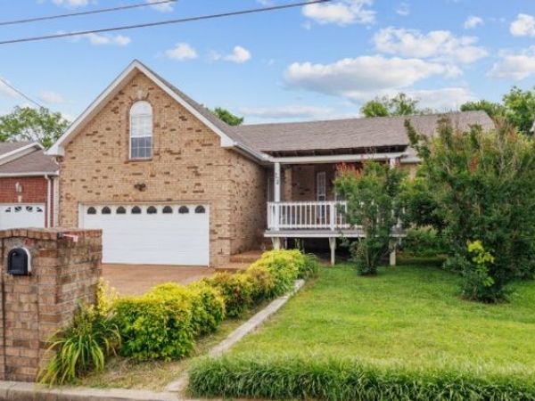 704 Shandale Dr , Madison, TN 37115