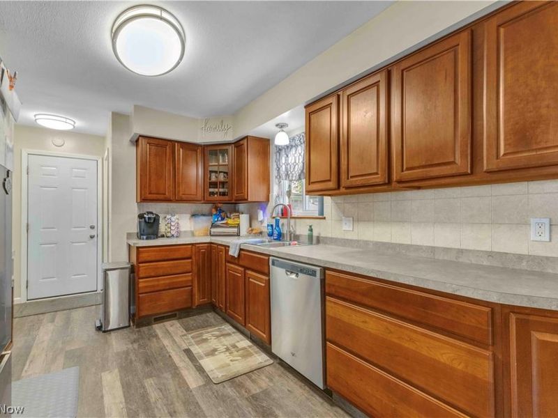 208 Georgia Avenue, Elyria, OH 44035 Photo 6