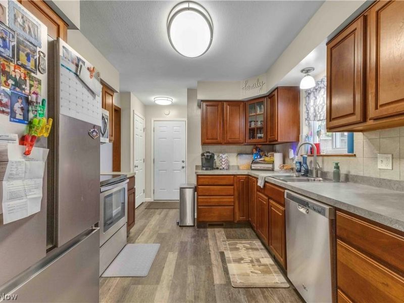 208 Georgia Avenue, Elyria, OH 44035 Photo 7