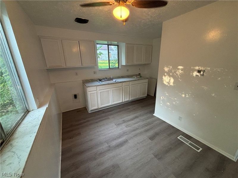 550 Bishop Street, Unit A, Akron, OH 44307 Photo 3