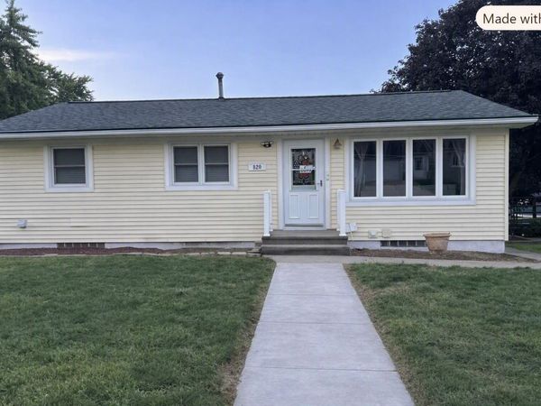 820 SW 5th Street, Cascade, IA 52033