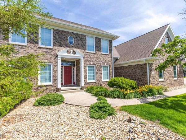 3023 Wellington Drive, Cedar Falls, IA 50613