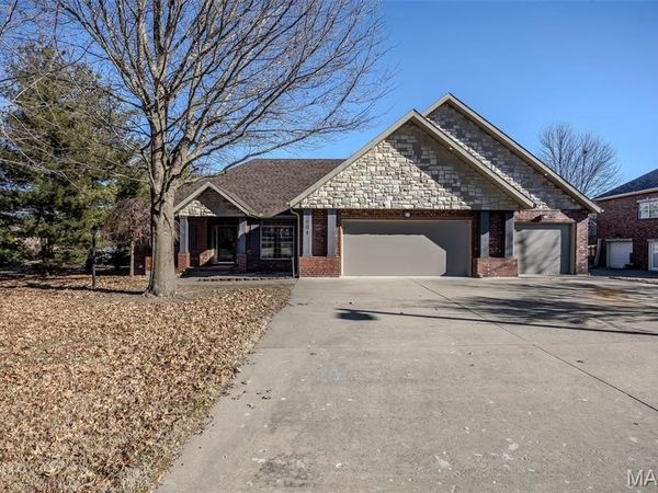 2804 BOARDWALK Drive, Lebanon, MO 65536