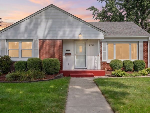 2723 24th Avenue , Moline, IL 61265