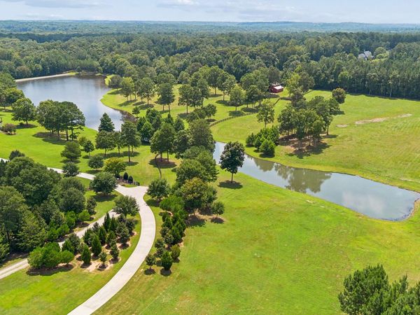 195 Green Meadow Lane, Fayetteville, GA 30215