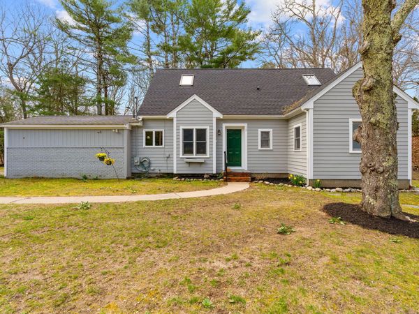 19 Moniz Way, Teaticket, MA 02536
