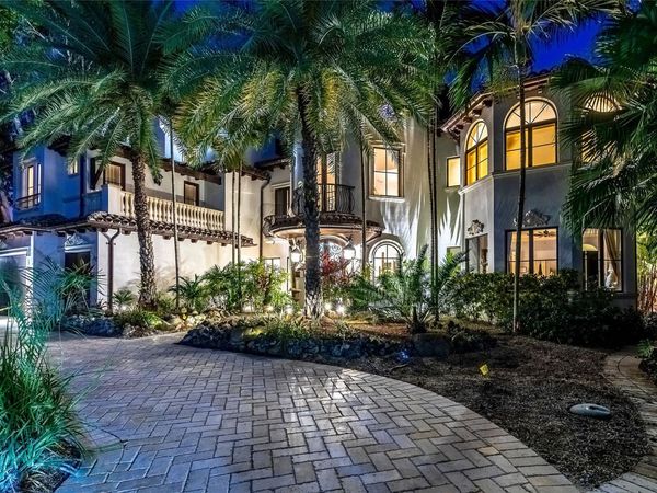 42 Nurmi Drive, Fort Lauderdale, FL 33301