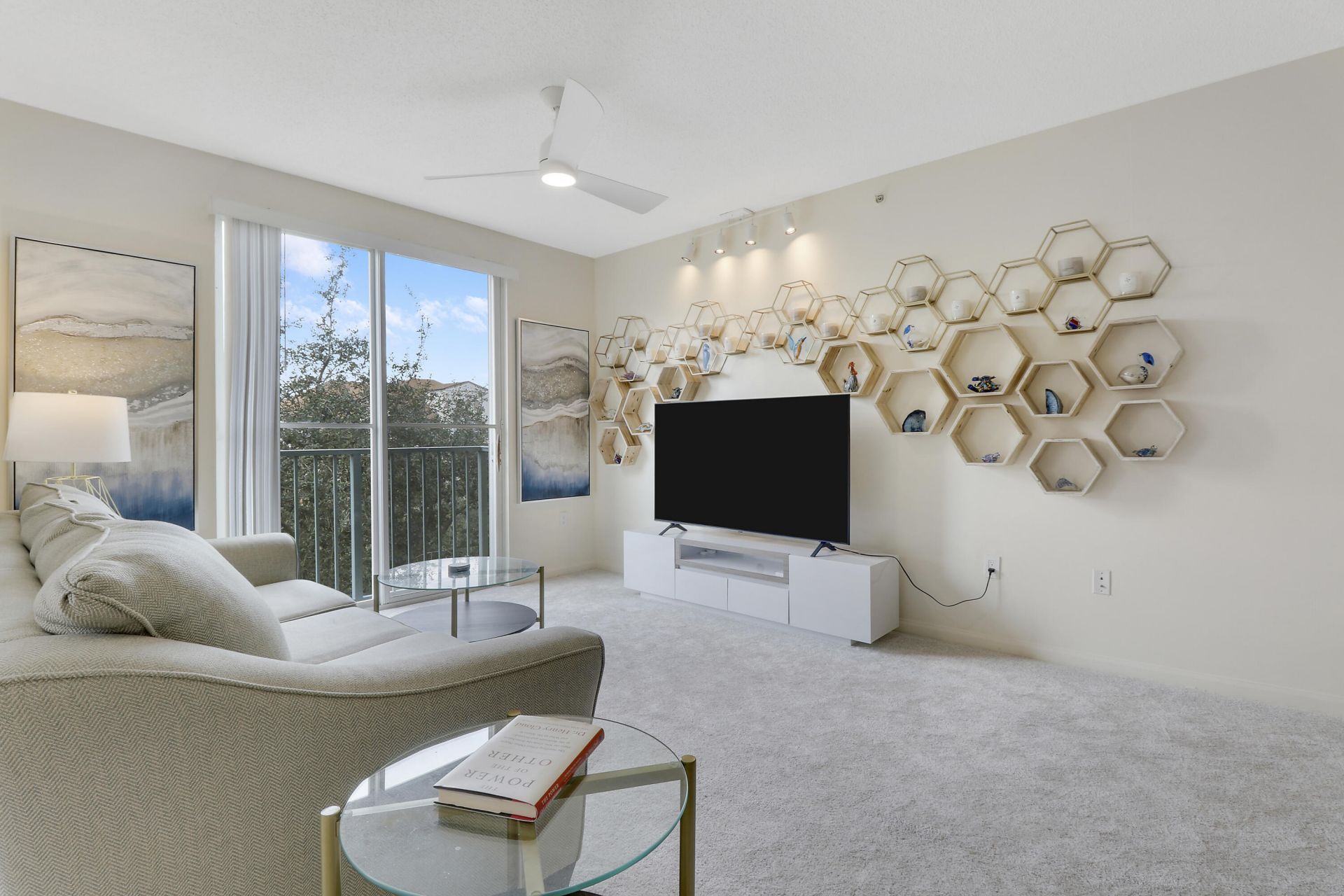 630 S Sapodilla Avenue S, Unit 411, West Palm Beach, FL 33401 Photo