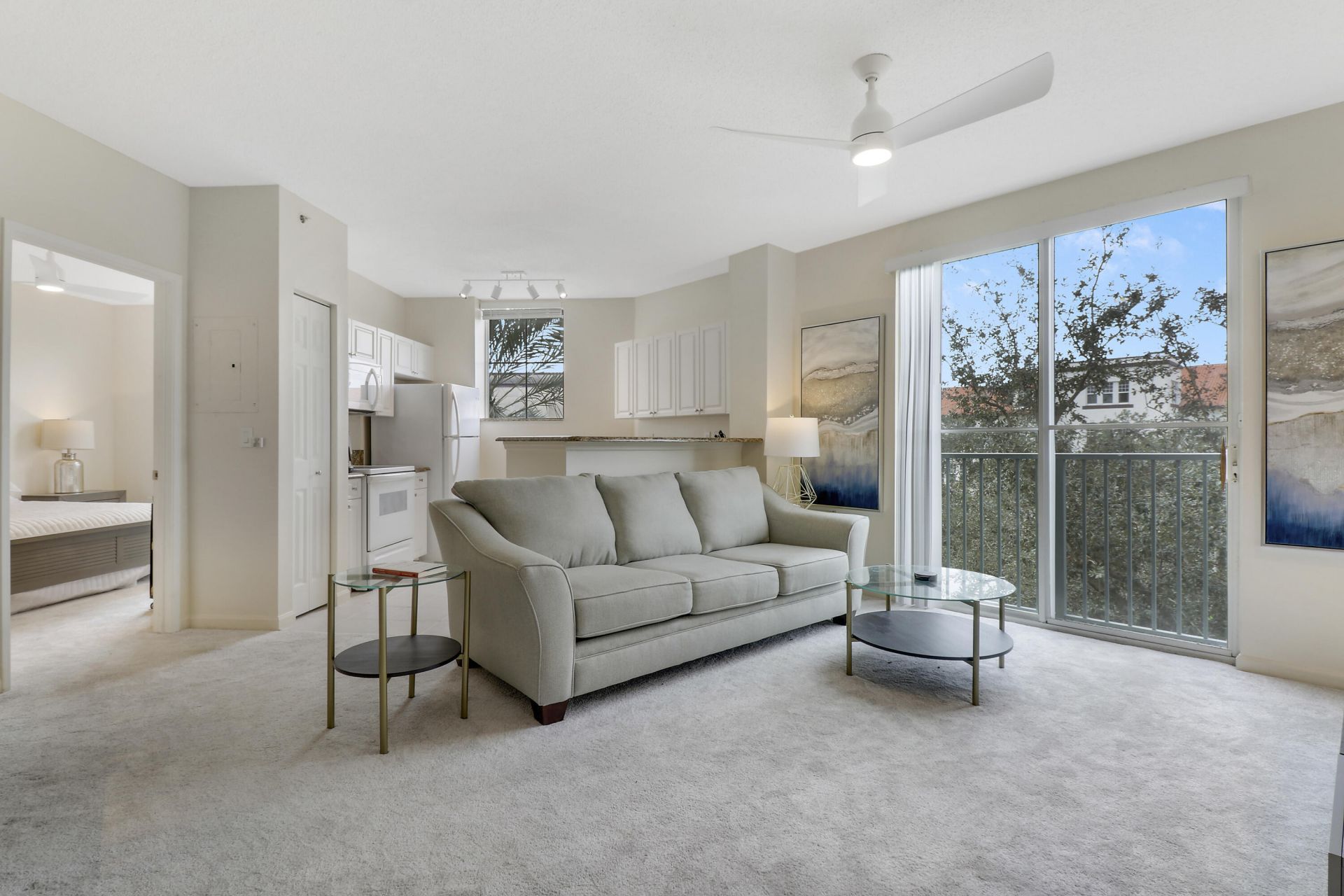 630 S Sapodilla Avenue S, Unit 411, West Palm Beach, FL 33401 Photo