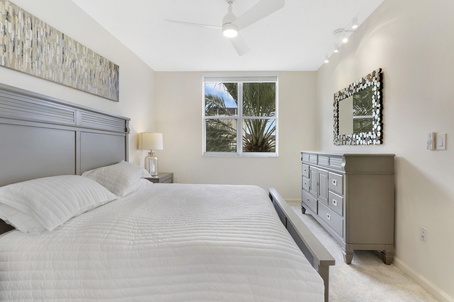 630 S Sapodilla Avenue S, Unit 411, West Palm Beach, FL 33401 Photo