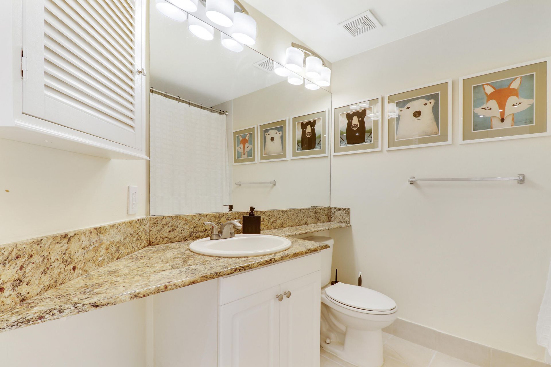 630 S Sapodilla Avenue S, Unit 411, West Palm Beach, FL 33401 Photo