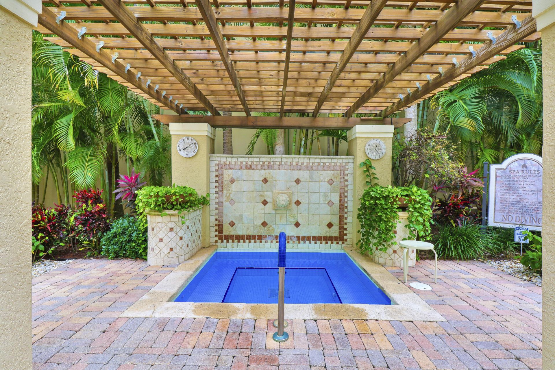 630 S Sapodilla Avenue S, Unit 411, West Palm Beach, FL 33401 Photo